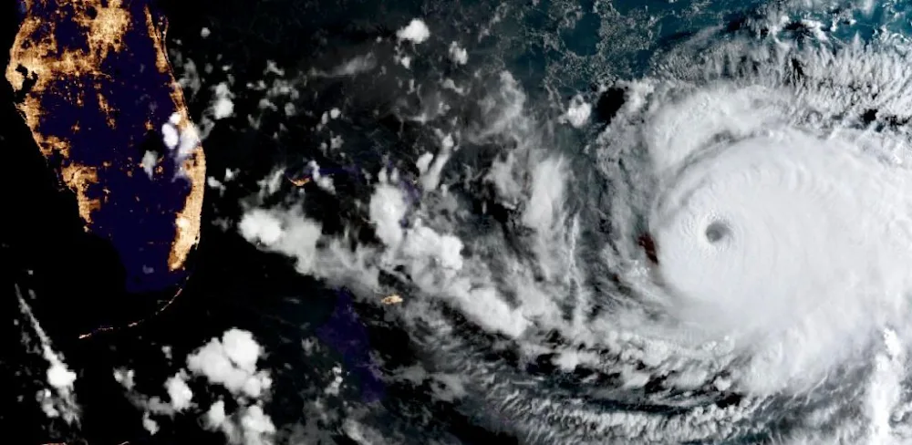 Zoom Earth v5.0.1 MOD APK (Premium Unlocked)